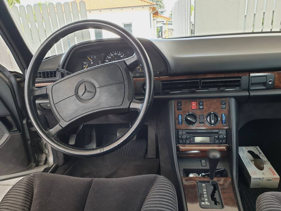 Image 7/18 de Mercedes-Benz 560 SEL (1986)