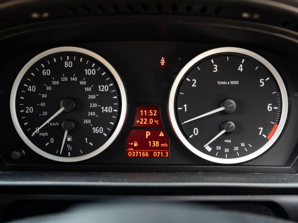 Imagen 39/65 de BMW 545i Touring (2005)