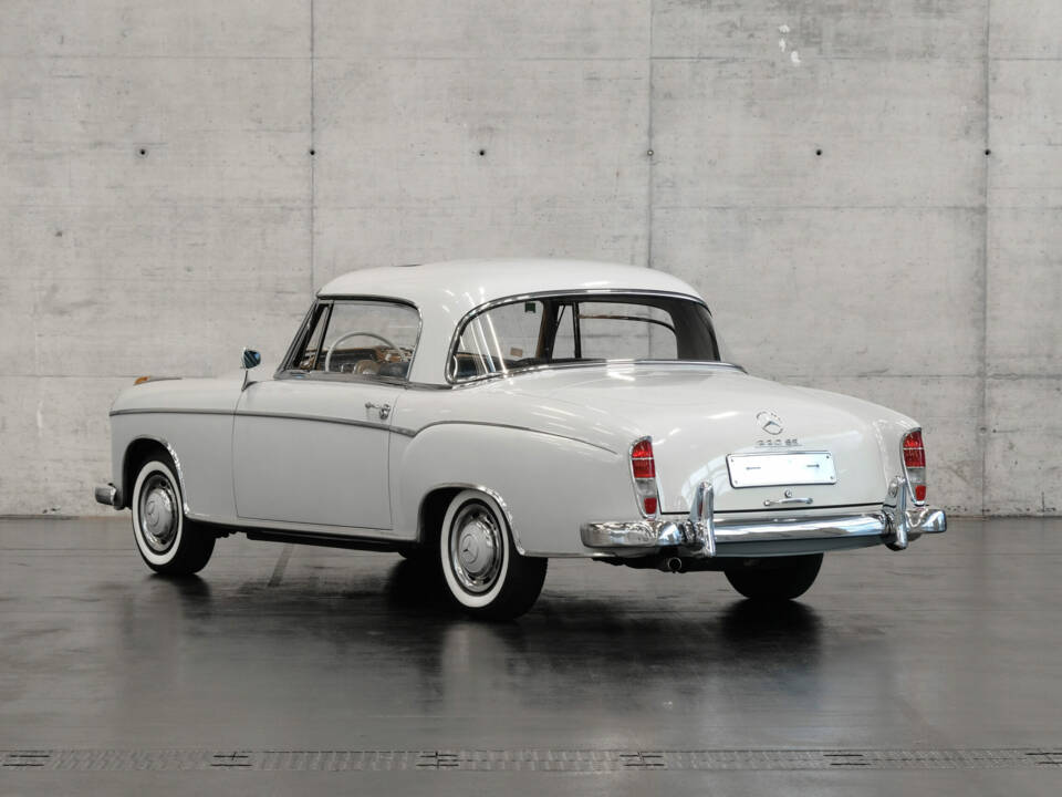 Image 3/5 de Mercedes-Benz 220 SE (1960)