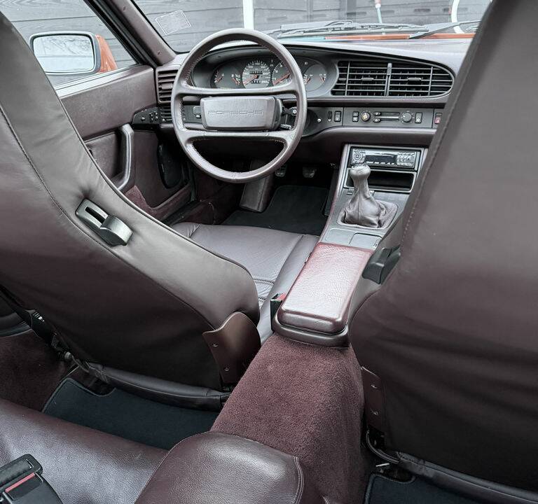 Afbeelding 2/8 van Porsche 944 Turbo (1986)