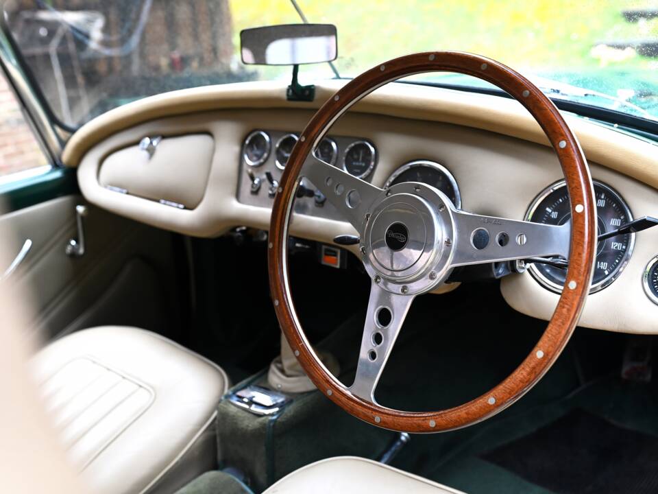 Image 10/20 of Daimler SP 250 (1962)