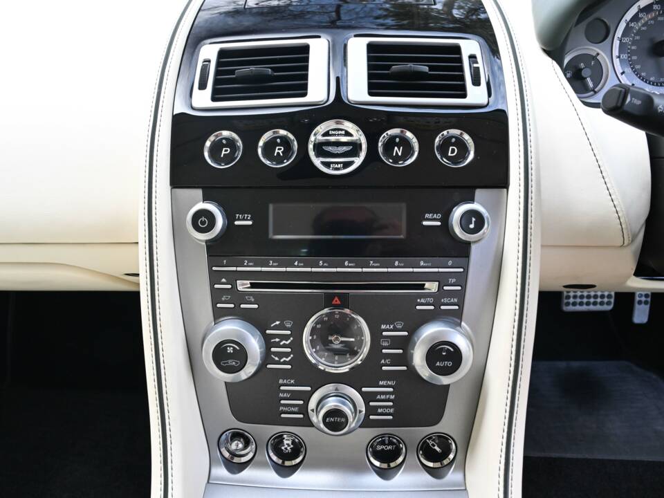 Bild 31/49 von Aston Martin DB 9 (2013)