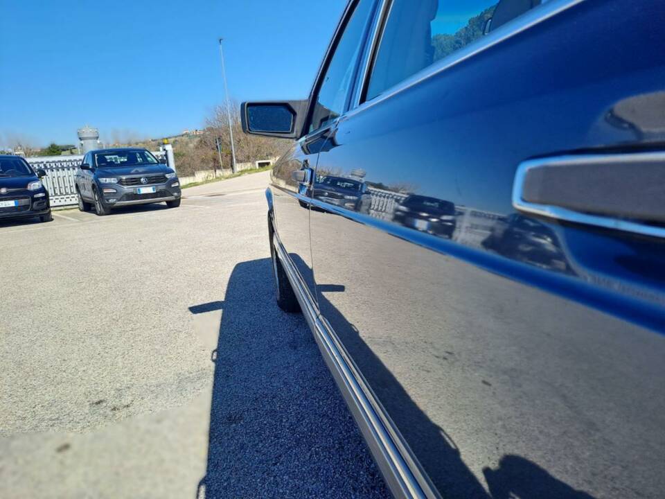 Image 25/50 of Mercedes-Benz 300 SE (1990)