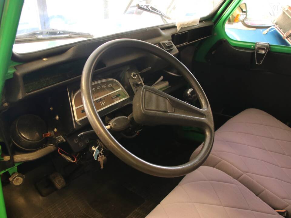 Image 13/35 de Citroën 2 CV 6 (1987)