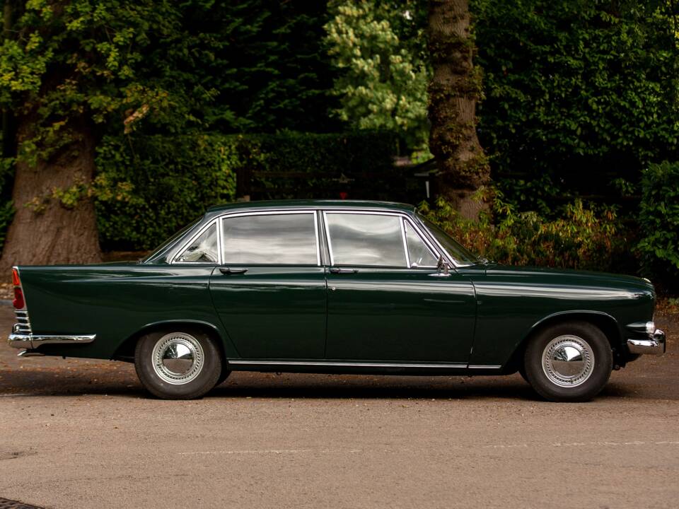Image 2/44 of Ford Zodiac MkIII (1964)