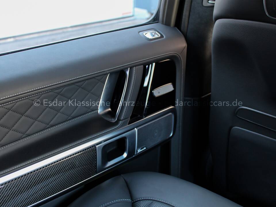 Image 10/32 of Mercedes-Benz G 500 (LWB) (2023)