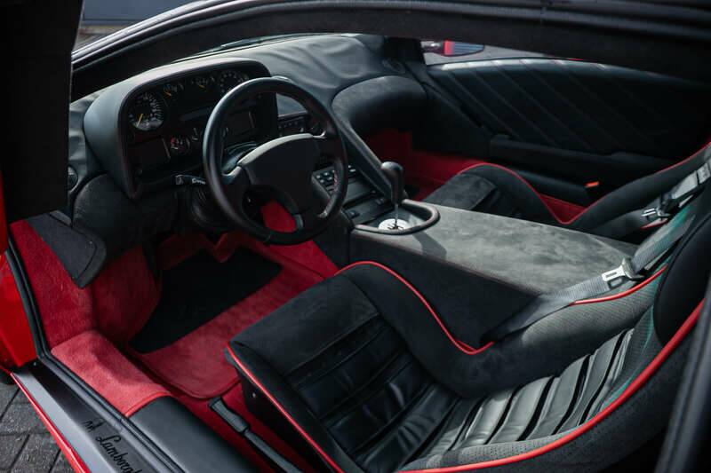 Image 2/48 of Lamborghini Diablo (1991)