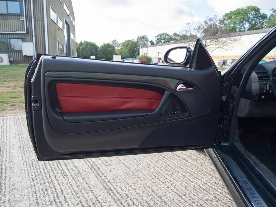 Bild 14/26 von Mercedes-Benz SL 500 (1999)