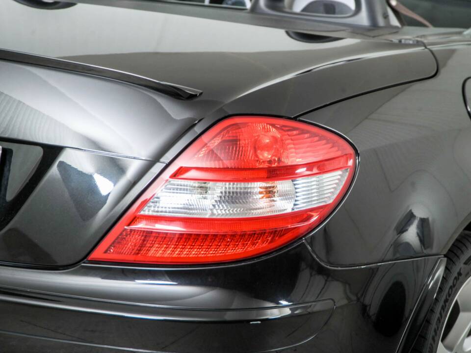 Immagine 31/50 di Mercedes-Benz SLK 200 Kompressor (2004)