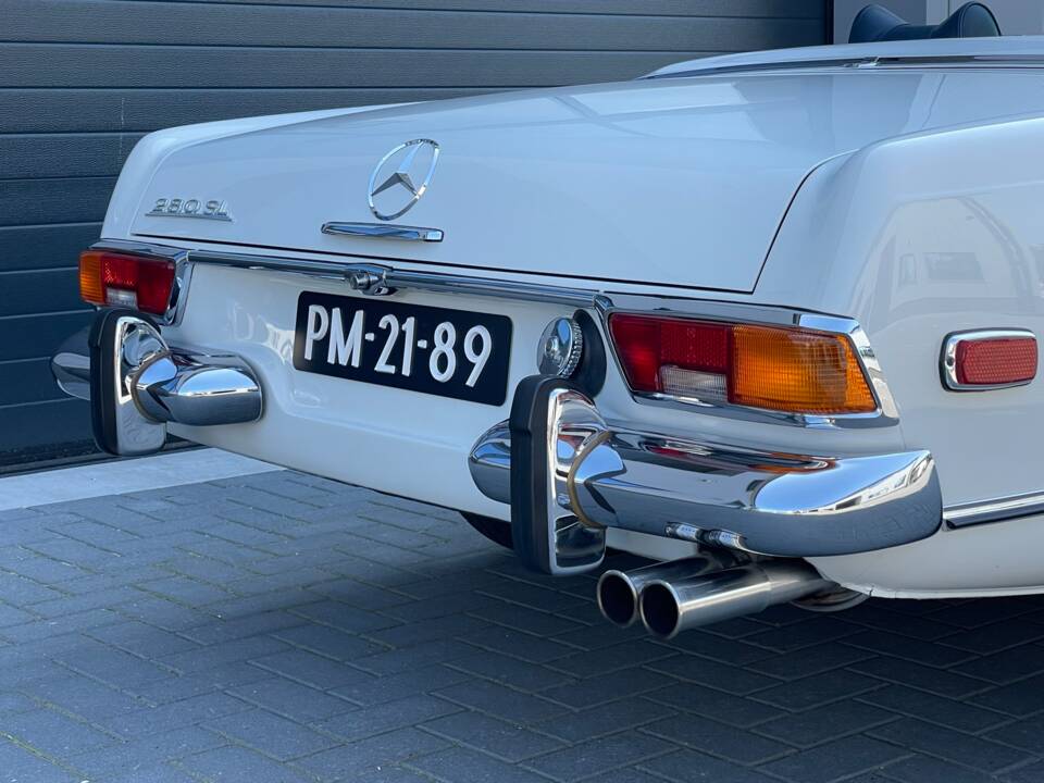 Image 19/33 of Mercedes-Benz 280 SL (1971)