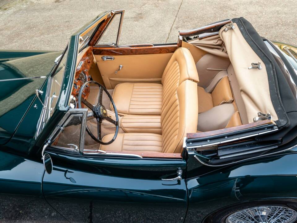 Image 24/41 of Jaguar XK 140 DHC (1955)