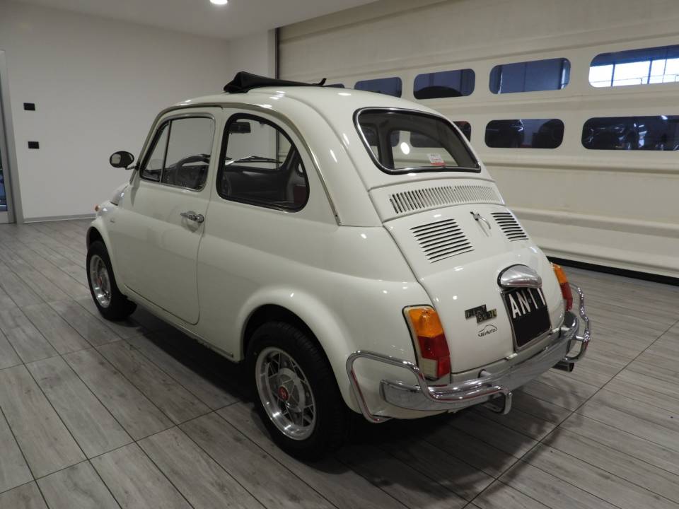 Image 2/15 of FIAT 500 L (1969)