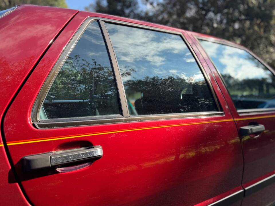 Bild 7/55 von Lancia Thema 8.32 (1991)