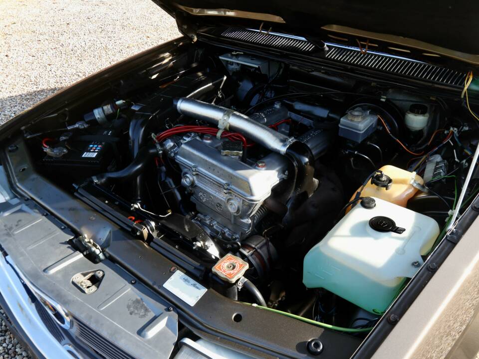 Bild 25/50 von Alfa Romeo Alfetta 2.0 (1984)