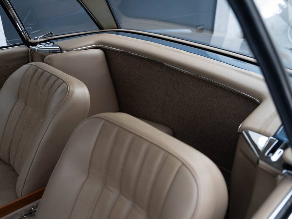 Immagine 54/93 di Mercedes-Benz 230 SL (1965)