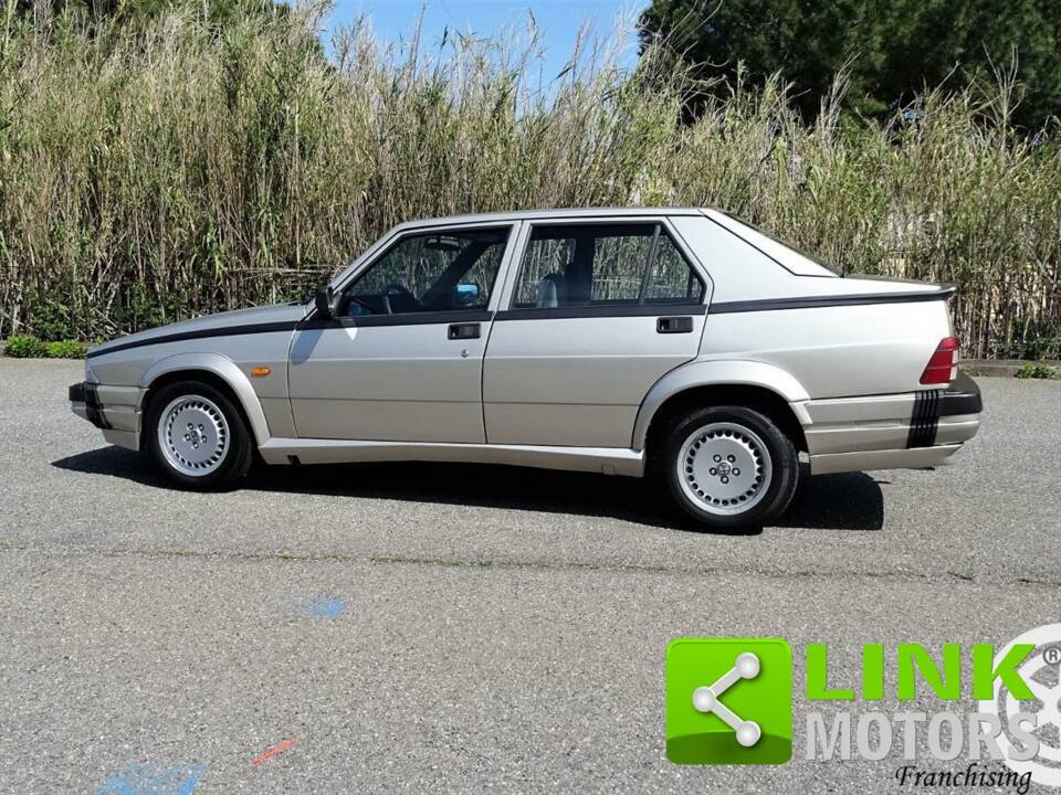 Afbeelding 3/10 van Alfa Romeo 75 1.8 Turbo (1988)