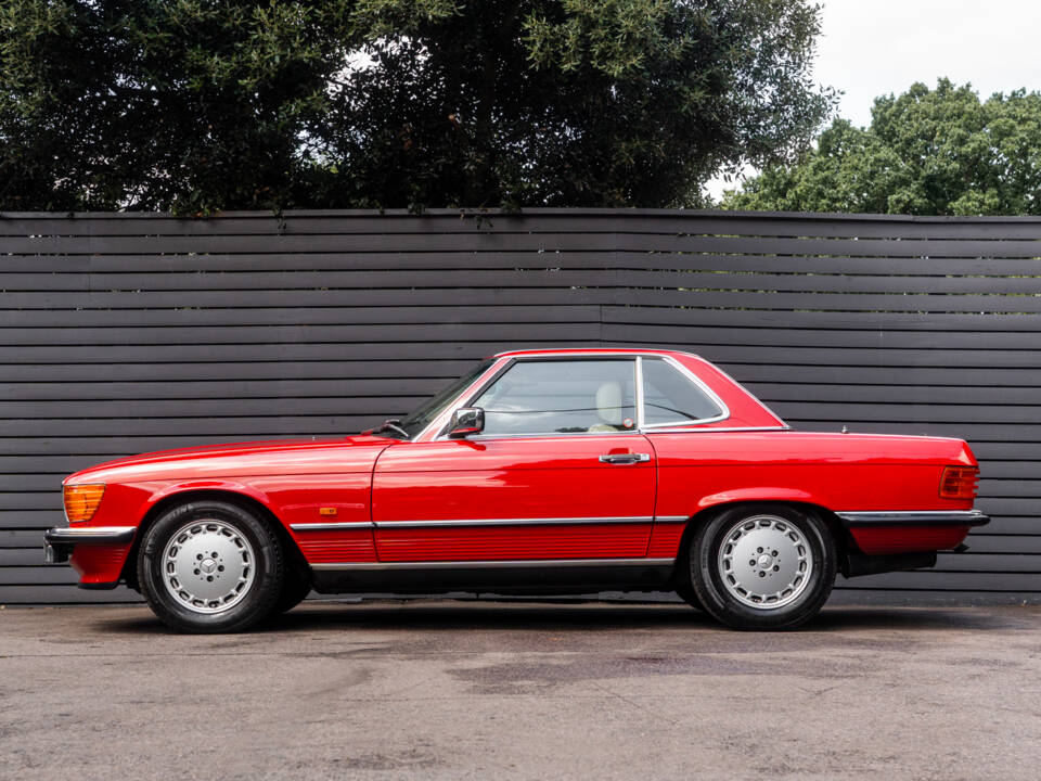 Image 11/59 of Mercedes-Benz 300 SL (1989)