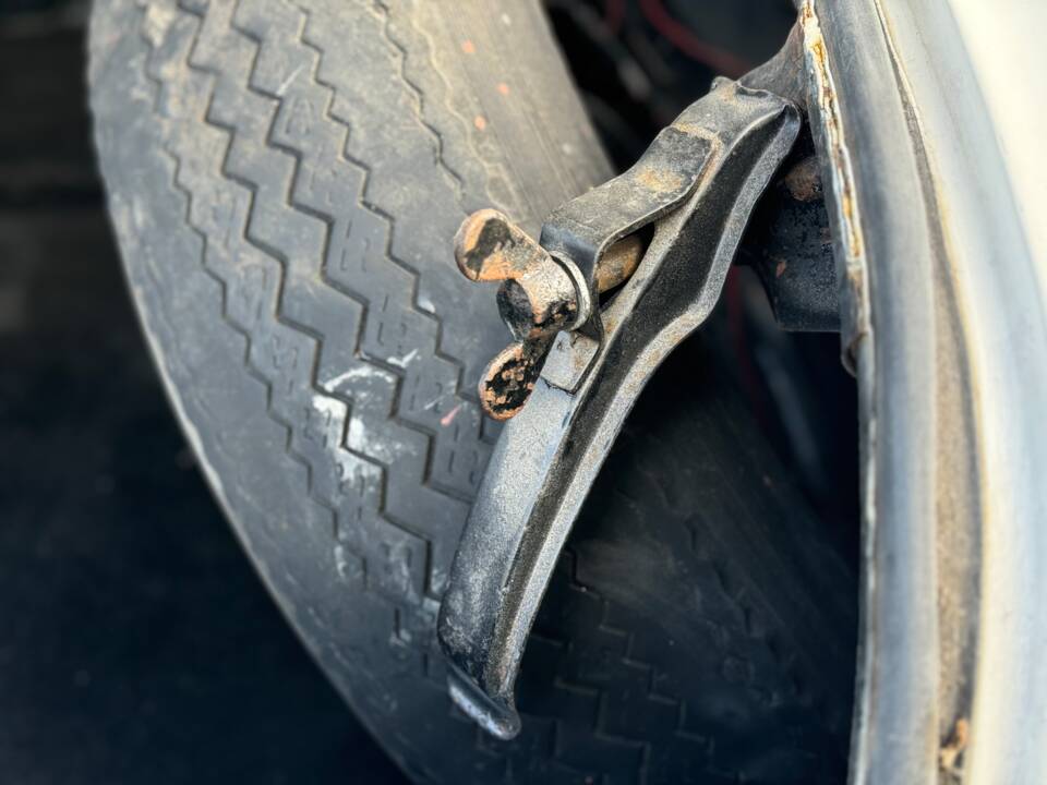 Image 115/132 of Mercedes-Benz 220 SE b (1963)