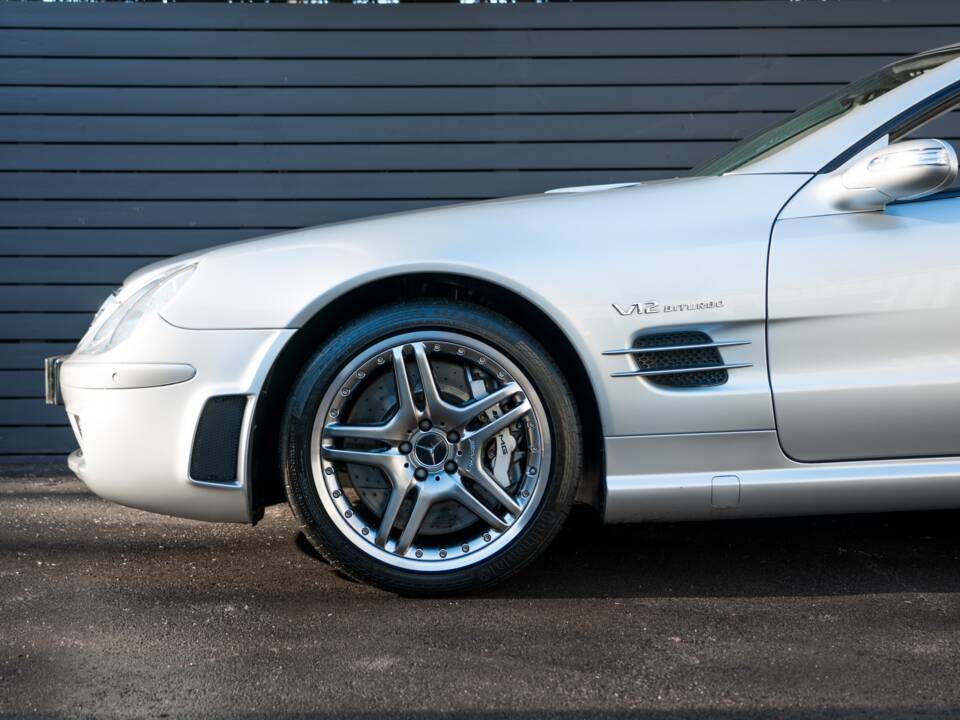 Image 34/51 of Mercedes-Benz SL 65 AMG (2007)
