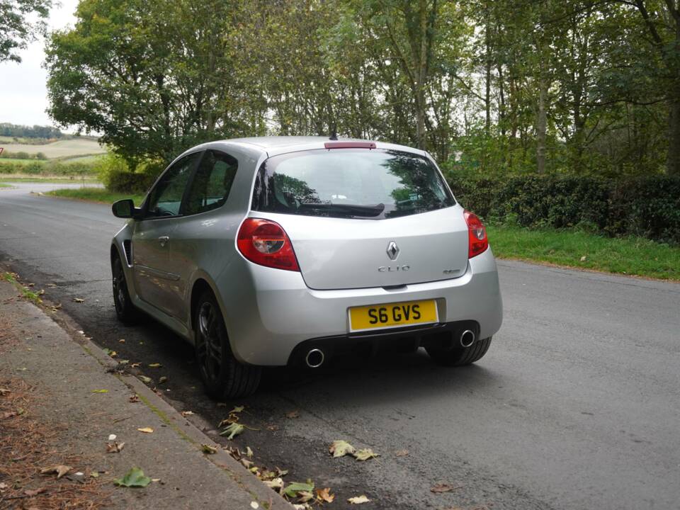 Bild 4/18 von Renault Clio Gordini R.S. (2010)