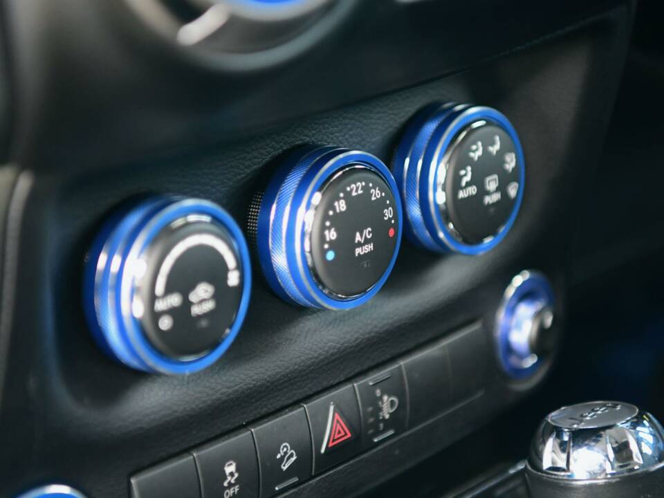 Bild 42/50 von Jeep Wrangler 3.8 &quot;75th Aniversary&quot; (2016)