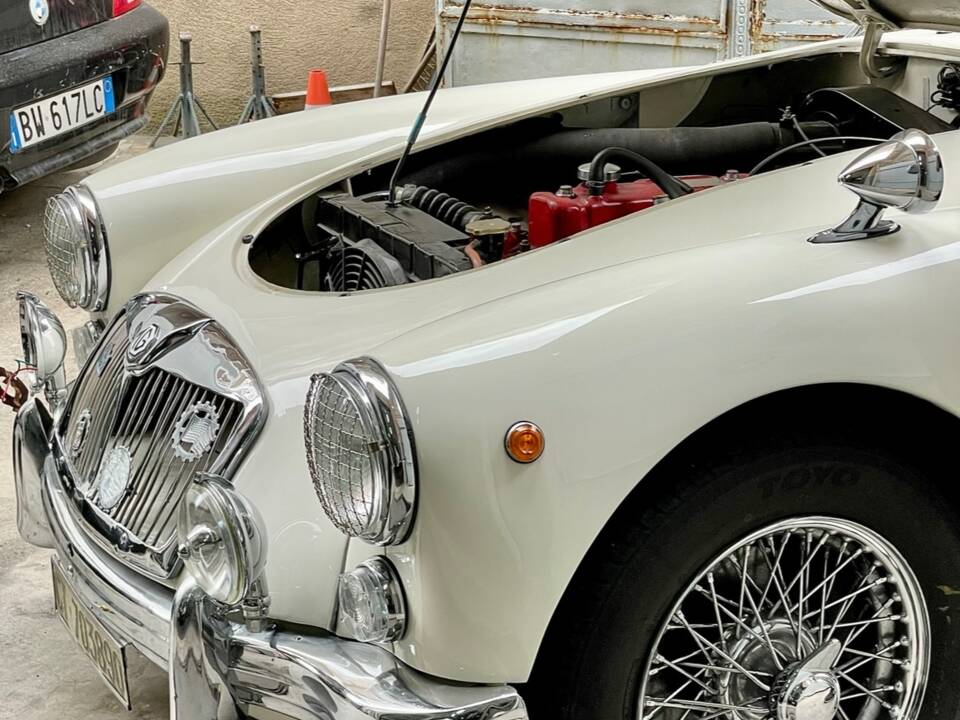 Image 7/18 de MG MGA 1600 (1961)