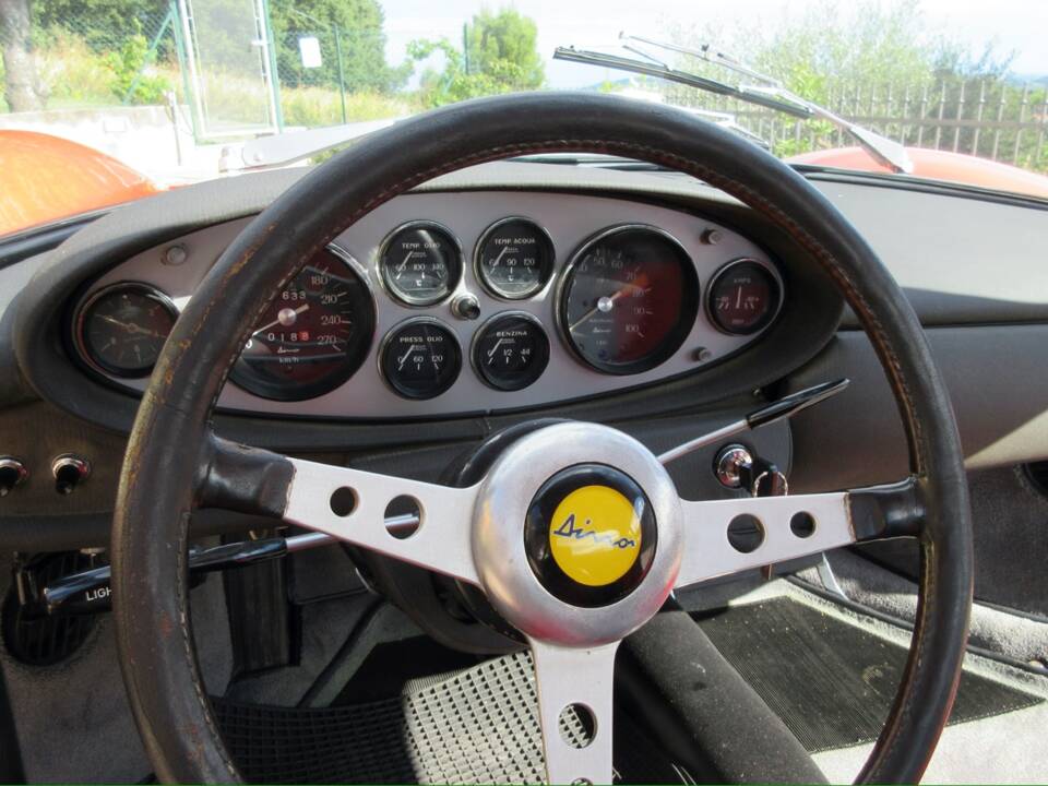 Bild 16/25 von Ferrari Dino 246 GT (1971)