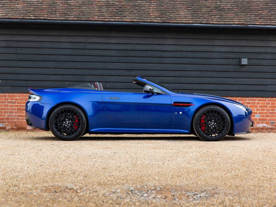 Bild 2/85 von Aston Martin V12 Vantage AMR Roadster (2018)