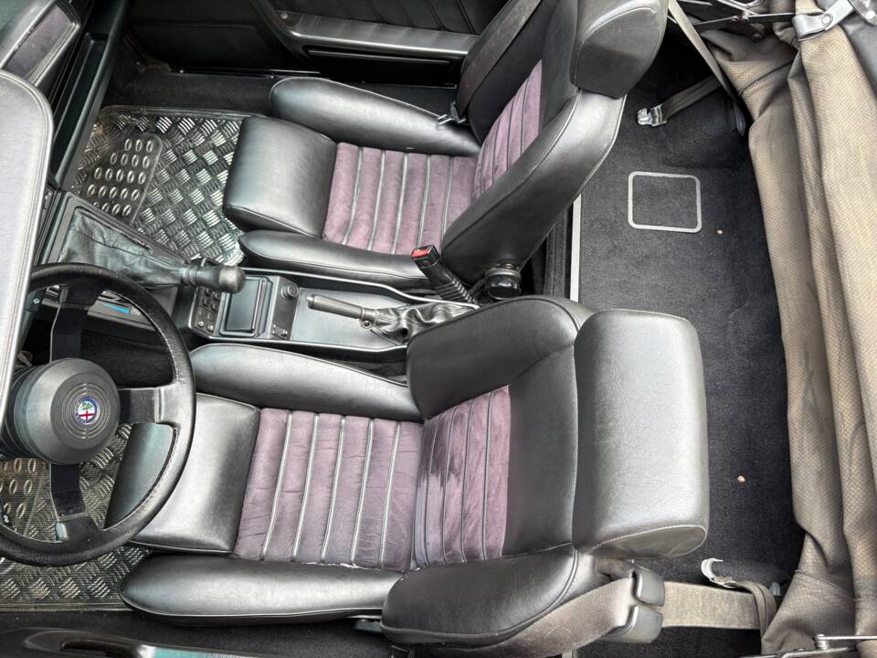 Image 6/25 of Alfa Romeo 2.0 Spider (1992)