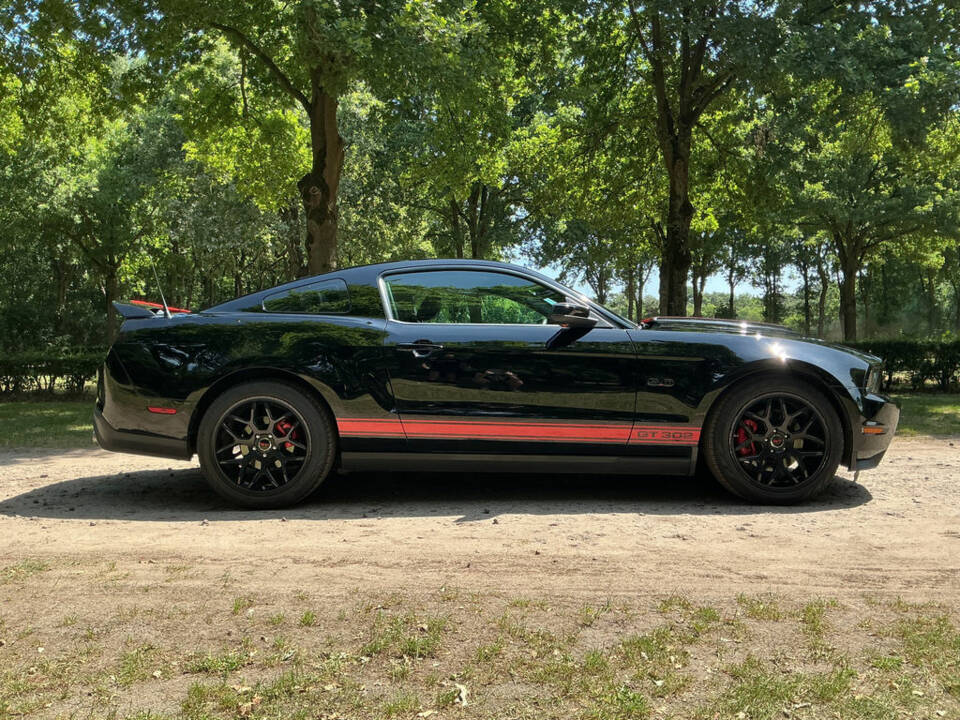 Immagine 5/6 di Ford Mustang Shelby GT 500 (2010)
