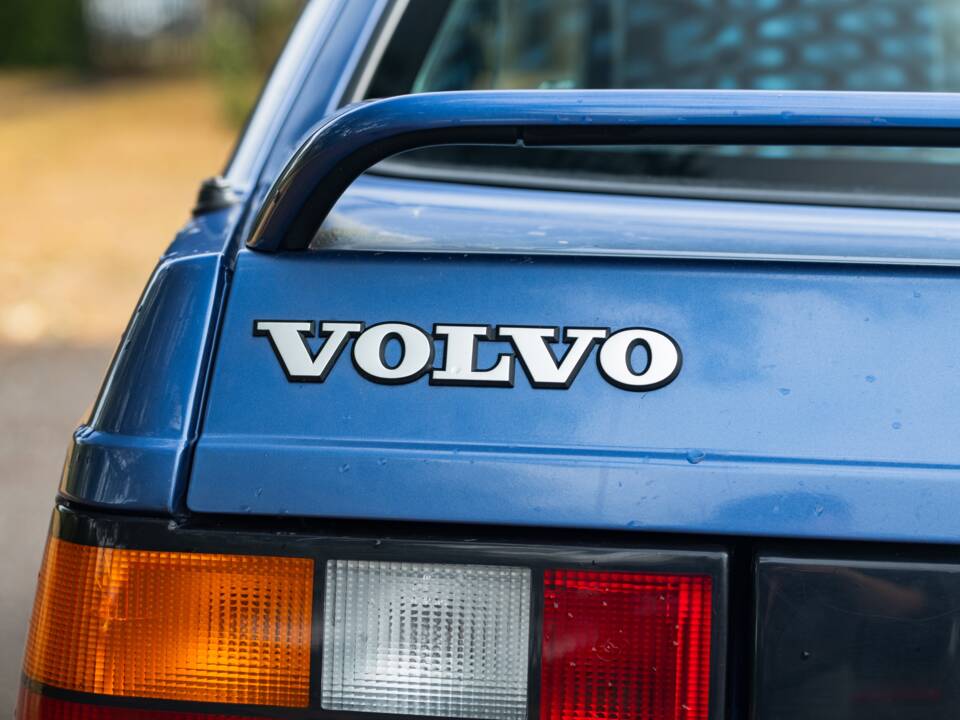 Immagine 21/50 di Volvo 440 Turbo (1992)