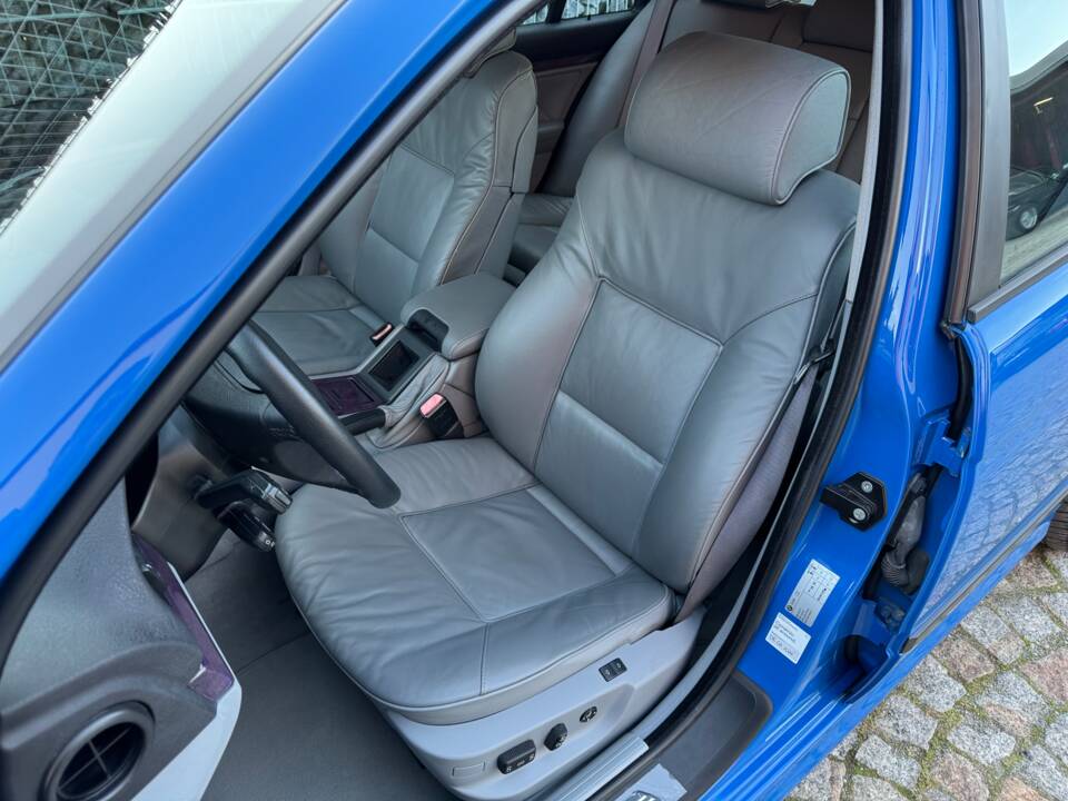 Image 27/100 of BMW 540i Touring (1998)