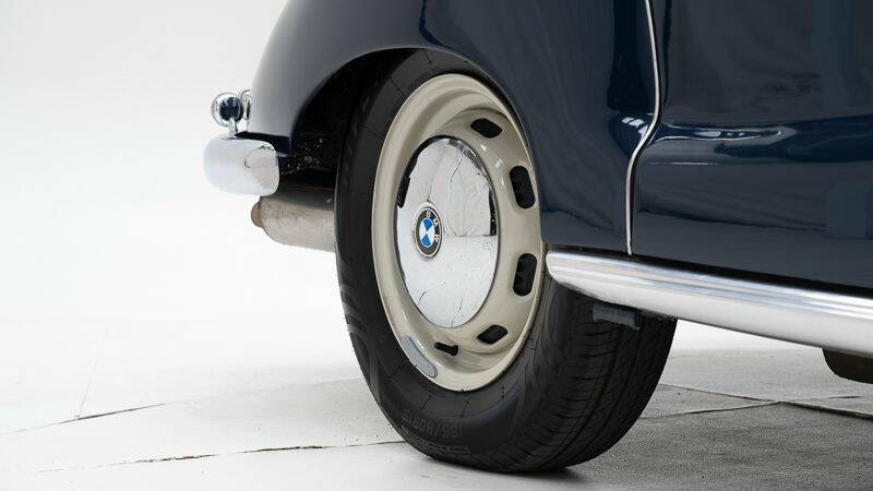 Image 14/15 de BMW 502 (1955)