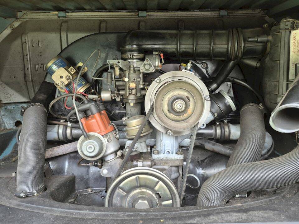 Bild 45/50 von Volkswagen T2b Kastenwagen (1976)