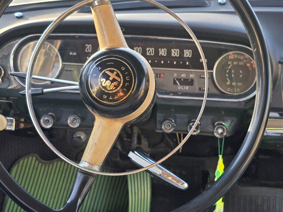Image 31/56 of Alfa Romeo Giulietta TI (1964)