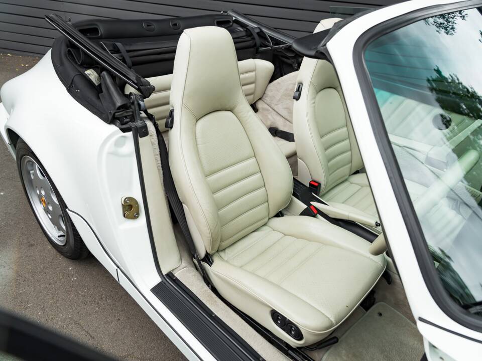 Bild 30/48 von Porsche 911 Carrera 2 (1990)