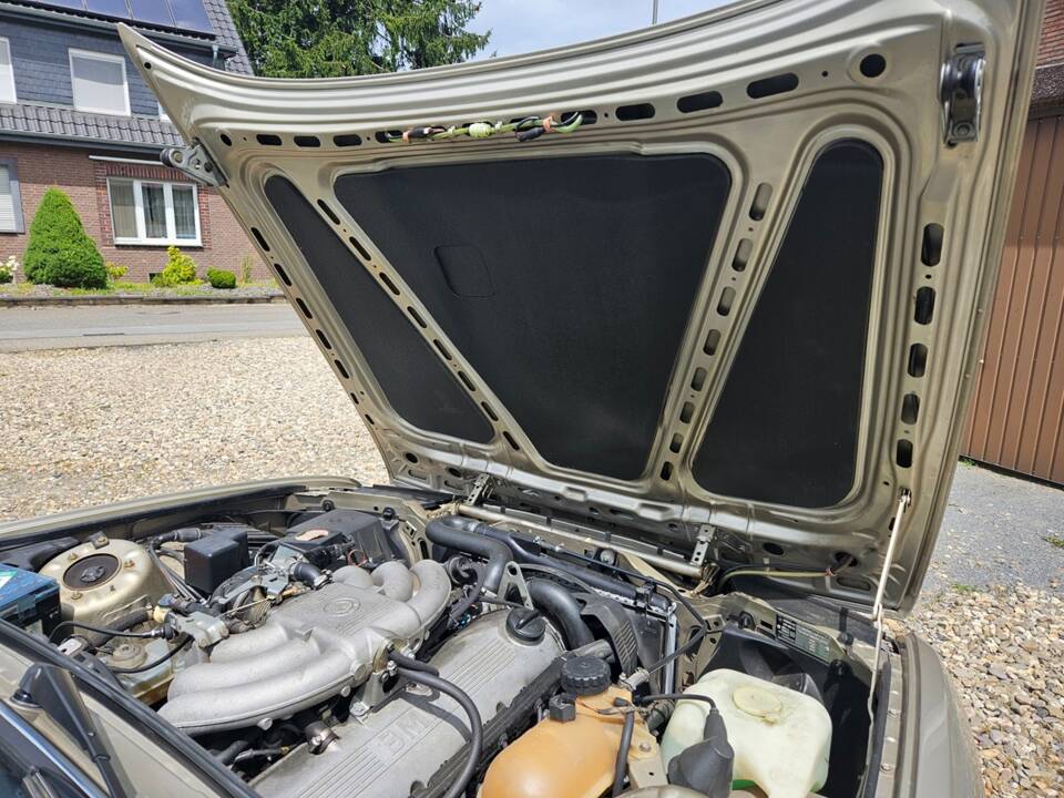 Imagen 6/14 de BMW 325i (1985)