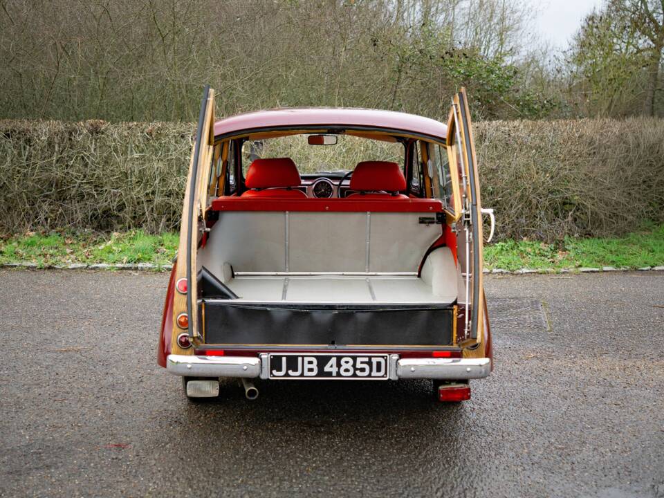 Image 17/43 of Morris Minor 1000 Traveller (1966)
