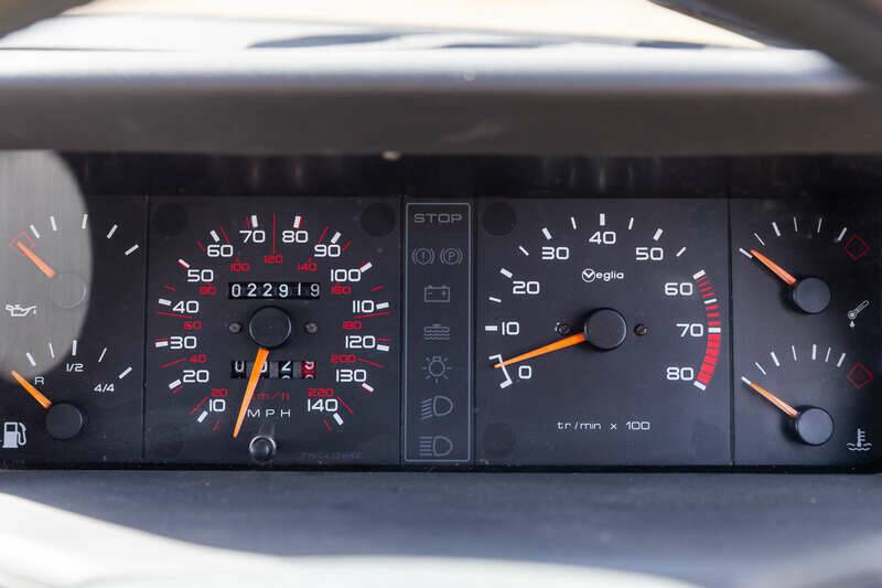 Imagen 10/50 de Peugeot 205 GTi 1.6 (1989)