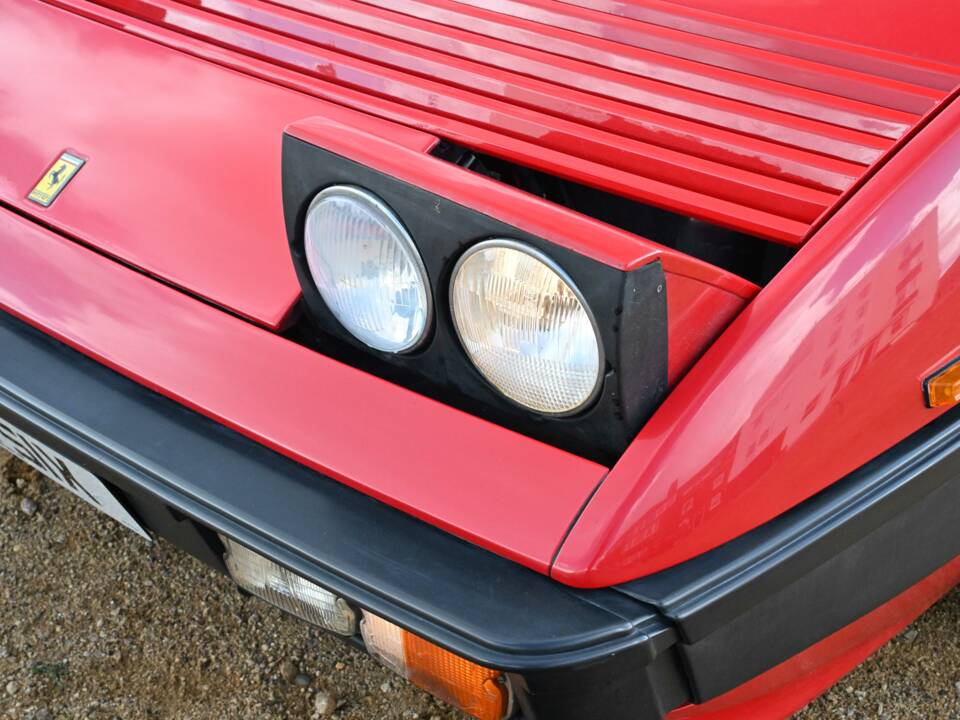 Image 17/50 of Ferrari Mondial 8 (1981)