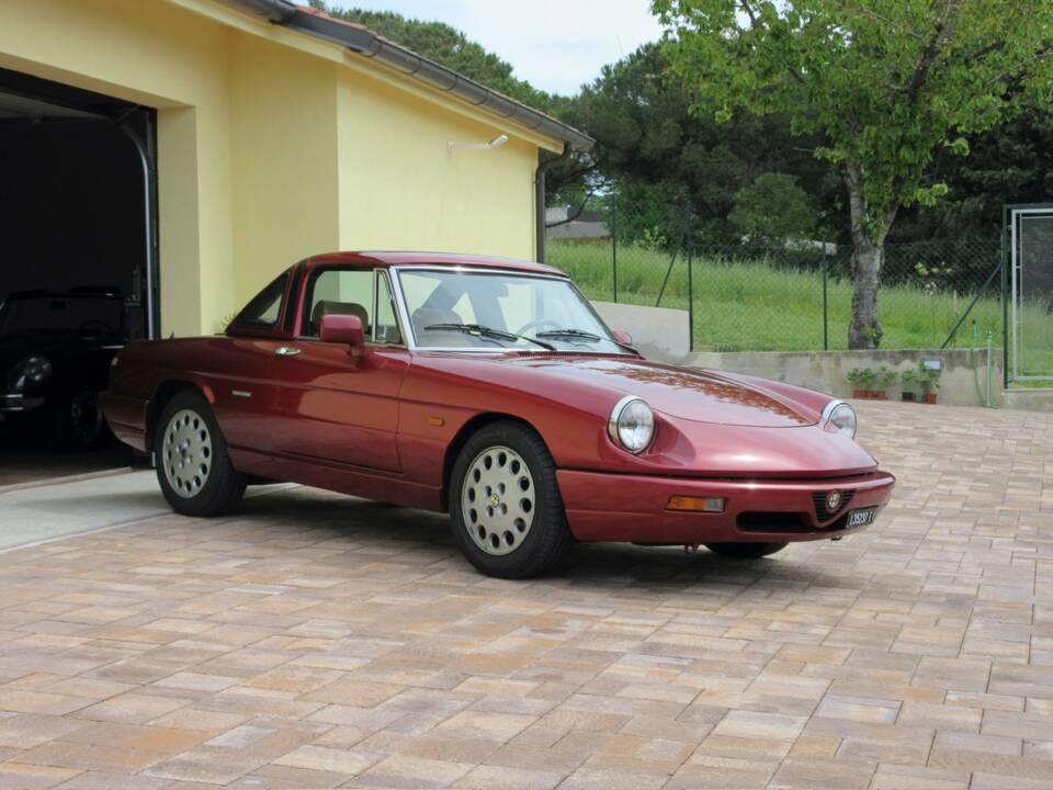 Bild 13/26 von Alfa Romeo 2.0 Spider (1990)