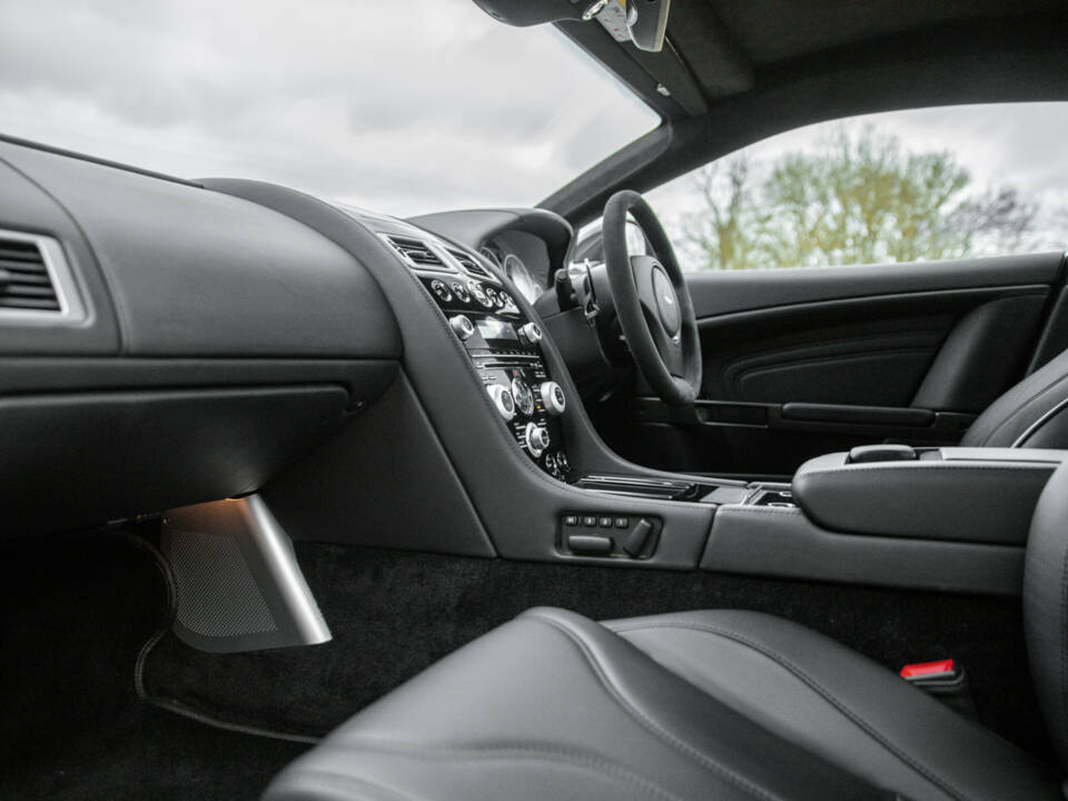 Bild 46/71 von Aston Martin DBS (2011)