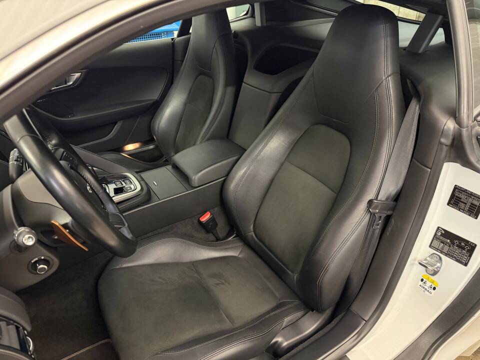 Afbeelding 7/18 van Jaguar F-Type (2017)