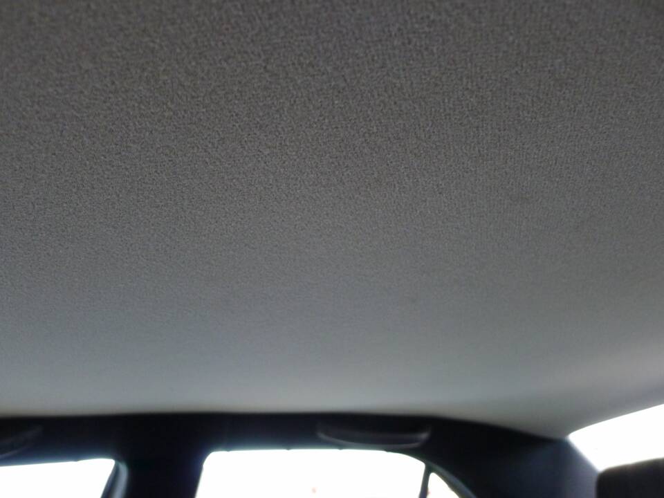Image 16/33 of Mercedes-Benz E 230 (1995)