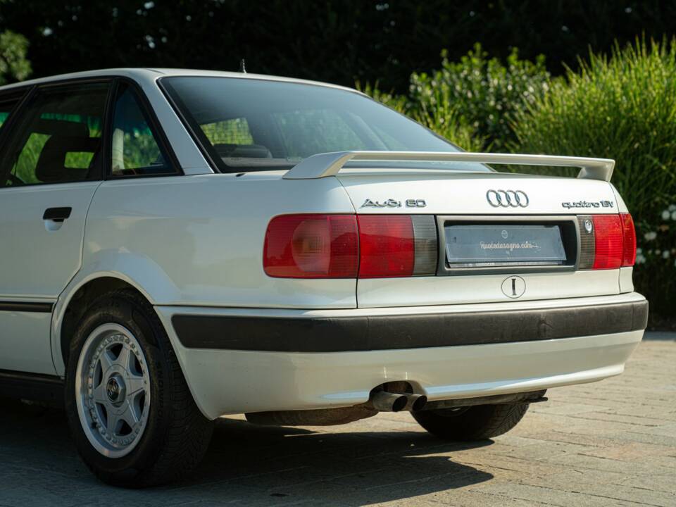 Bild 16/50 von Audi 80 - 2.0E quattro (1992)