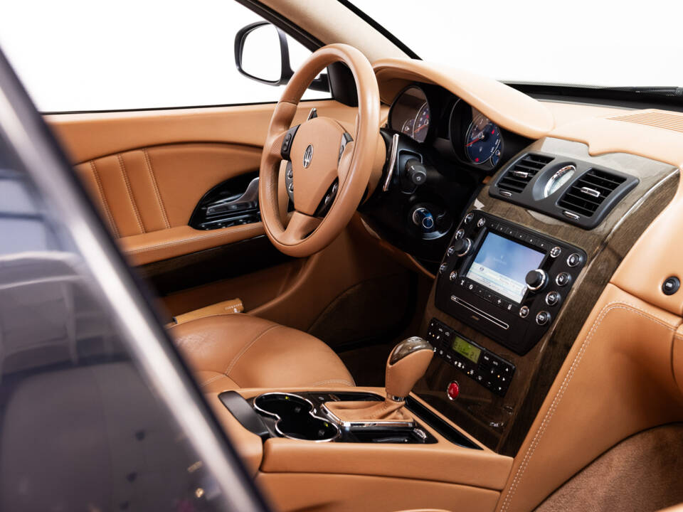 Image 13/39 de Maserati Quattroporte S 4.7 (2009)