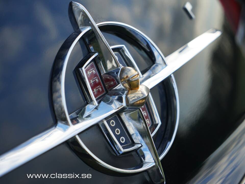 Image 13/24 of Lincoln Continental Mark II (1956)