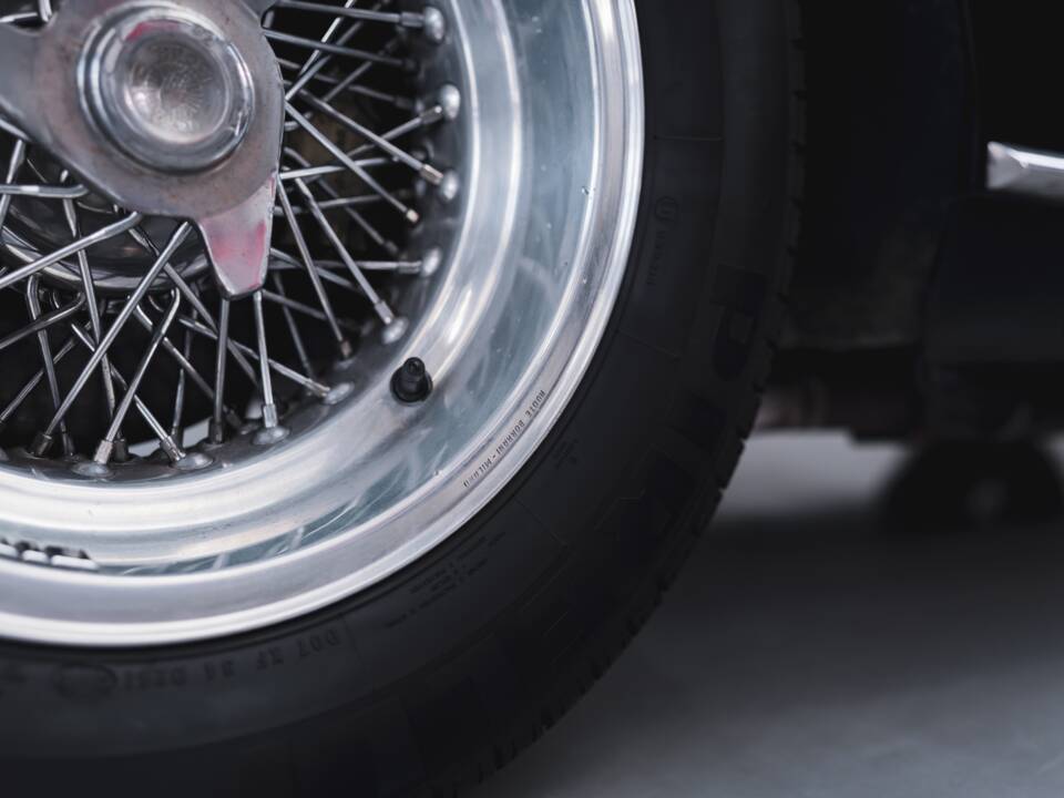 Image 35/100 of Ferrari 330 GT 2+2 (1965)
