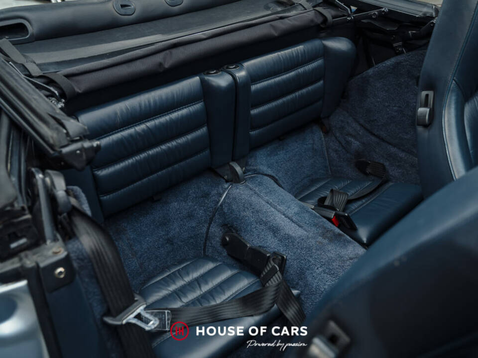 Image 21/25 of Porsche 911 Carrera 2 (1993)