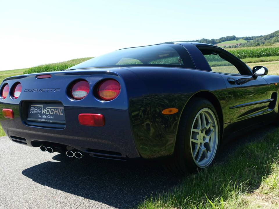 Immagine 16/26 di Chevrolet Corvette (2002)